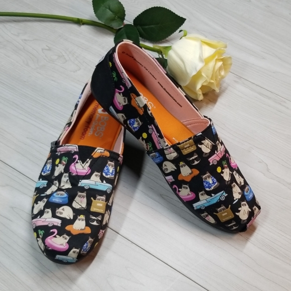 Skechers Shoes | Grumpy Cat Bobs | Poshmark